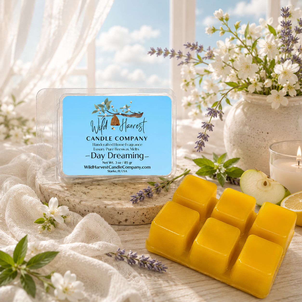 Day Dreaming | Scented Pure Beeswax Candle | Lavender, White Tea & Summer Air | 8 oz Cloud Concrete Vessel
