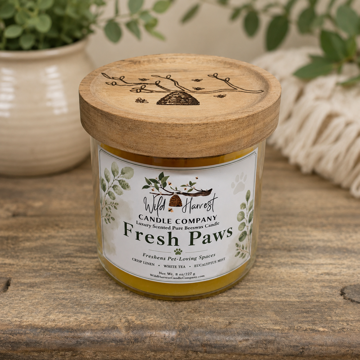 Fresh Paws | Luxury Beeswax Candle That Freshens Pet-Loving Spaces | Crisp Linen, White Tea & Eucalyptus Mist