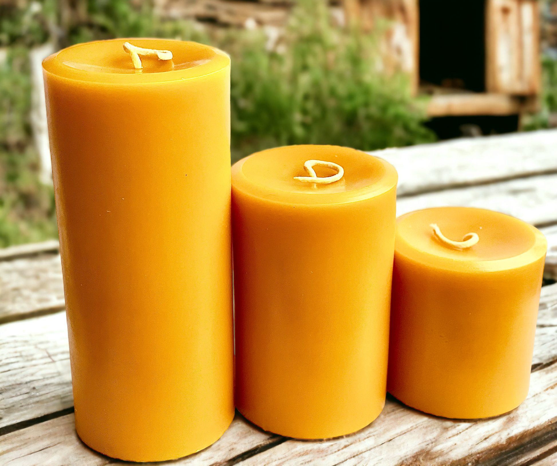 Large 4 inch wide Rolled Honeycomb Design Pure Beeswax Candle – Wild  Harvest Candle Company LLC